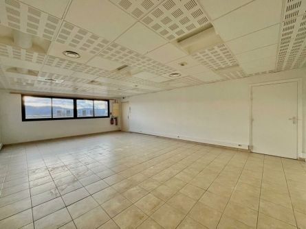 Photo 1 – location bureaux	MOUANS SARTOUX (06370)