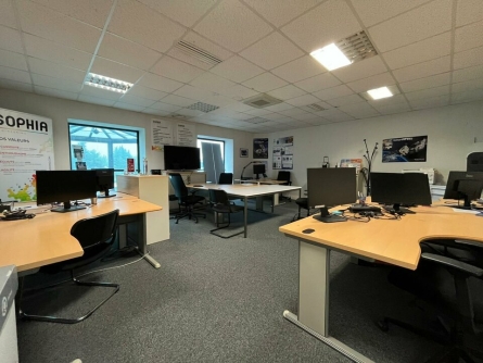 Photo 2 – location bureaux	CANNES LA BOCCA (06150)