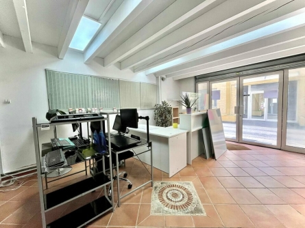 Photo 1 – location Locaux commerciaux	ANTIBES (06600)