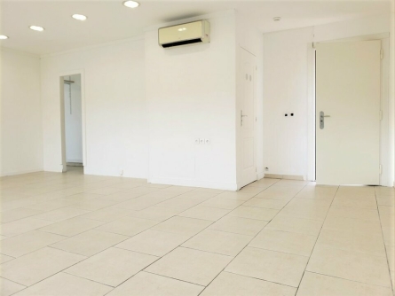 Photo 3 – location Locaux commerciaux	LA COLLE SUR LOUP (06480)
