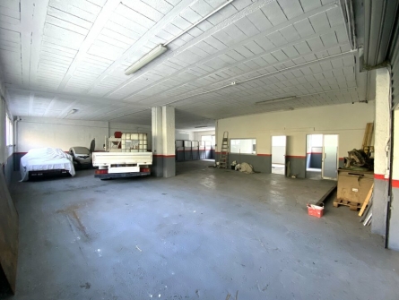 Photo 1 – location Entrepôts / activités	SAINT ANDRE (06730)