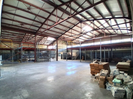 Photo 4 – location Entrepôts / activités	SAINT LAURENT DU VAR (06700)