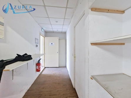 Photo 5 – location Entrepôts / activités	 (06270)