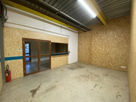 Photo 6 – location Entrepôts / activités	CARROS (06510)