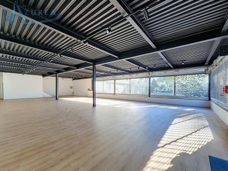 Photo 1 – location Locaux commerciaux	ROQUEBRUNE SUR ARGENS (83520)