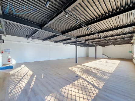 Photo 4 – location Locaux commerciaux	ROQUEBRUNE SUR ARGENS (83520)