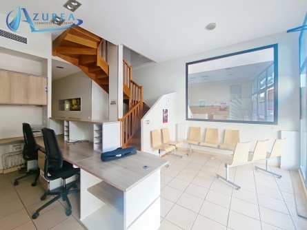 Photo 2 – location Locaux commerciaux	SAINT LAURENT DU VAR (06700)