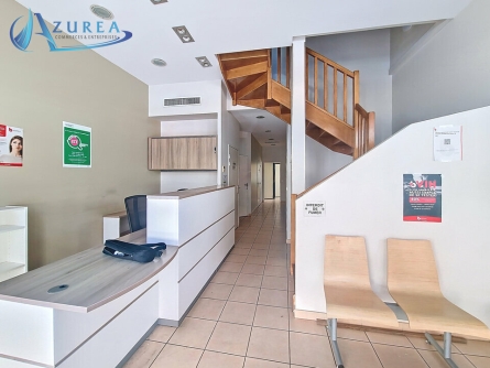 Photo 1 – location Locaux commerciaux	SAINT LAURENT DU VAR (06700)