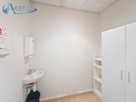 Photo 9 – location Locaux commerciaux	SAINT LAURENT DU VAR (06700)