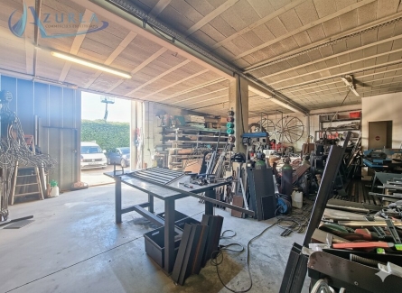 Photo 2 – vente Entrepôts / activités	LE MUY (83490)