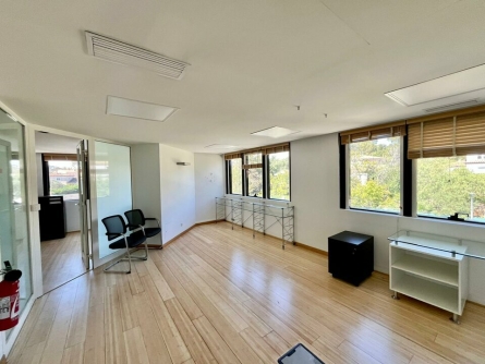 Photo 1 – location bureaux	SAINT RAPHAEL (83700)