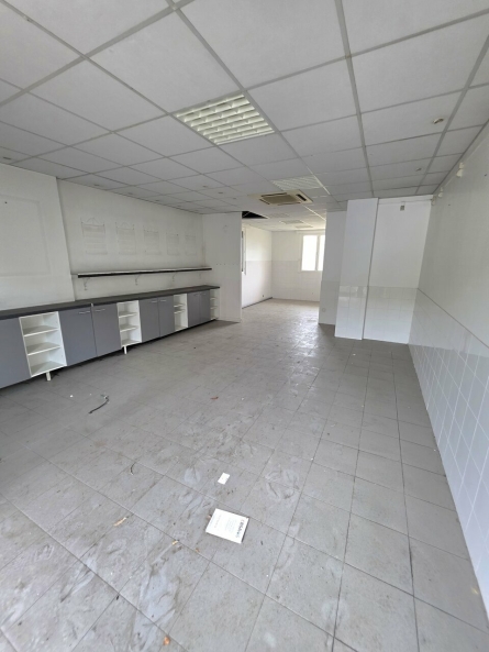 Photo 3 – location Locaux commerciaux	VALLAURIS (06220)