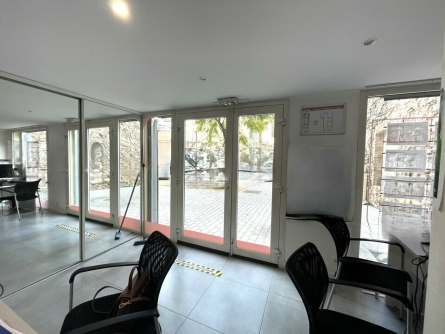 Photo 1 – location Locaux commerciaux	CANNES LA BOCCA (06150)