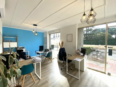Photo 1 – location Locaux commerciaux	SAINT LAURENT DU VAR (06700)
