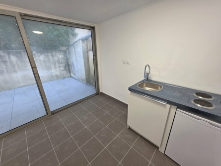 Photo 5 – location Entrepôts / activités	FREJUS (83600)