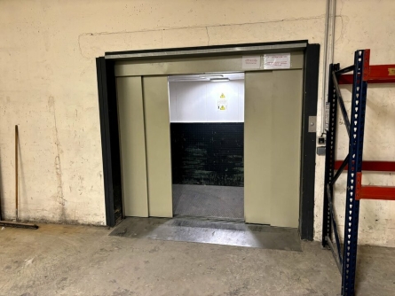 Photo 4 – location Entrepôts / activités	SAINT LAURENT DU VAR (06700)