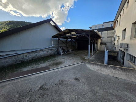 Photo 2 – location Entrepôts / activités	LA TRINITÉ (06340)